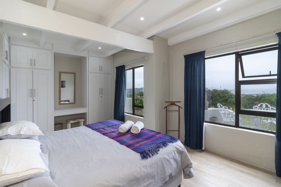 6 Bedroom Property for Sale in West Beach Eastern Cape